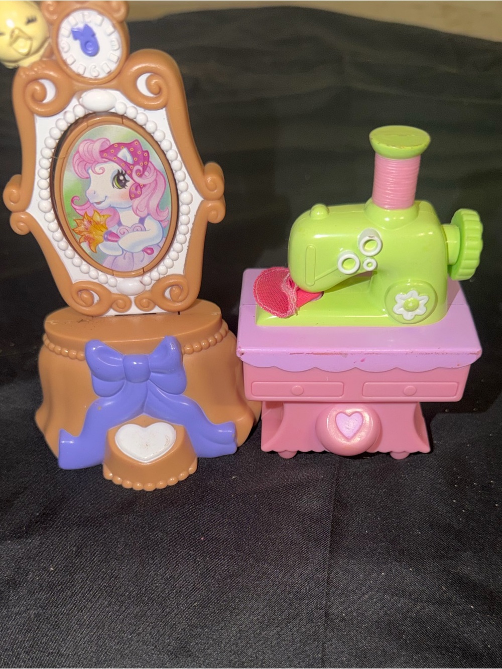 My little pony boutique furniture vintage mirror and sewing machine play set